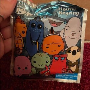 Disney Pixar Finding Dory Mystery Keyring Brand New